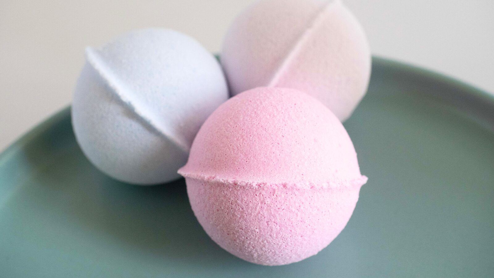 カラフルなバスボール